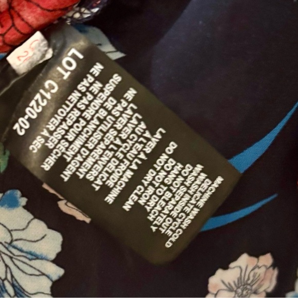 Tahari| Gorgeous Floral Kimono Mid-Length Wrap with Red and Blue Hues Sz S/M - Picture 6 of 6